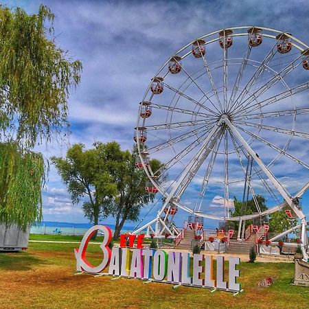 Berbe Apartman Balatonlelle Buitenkant foto