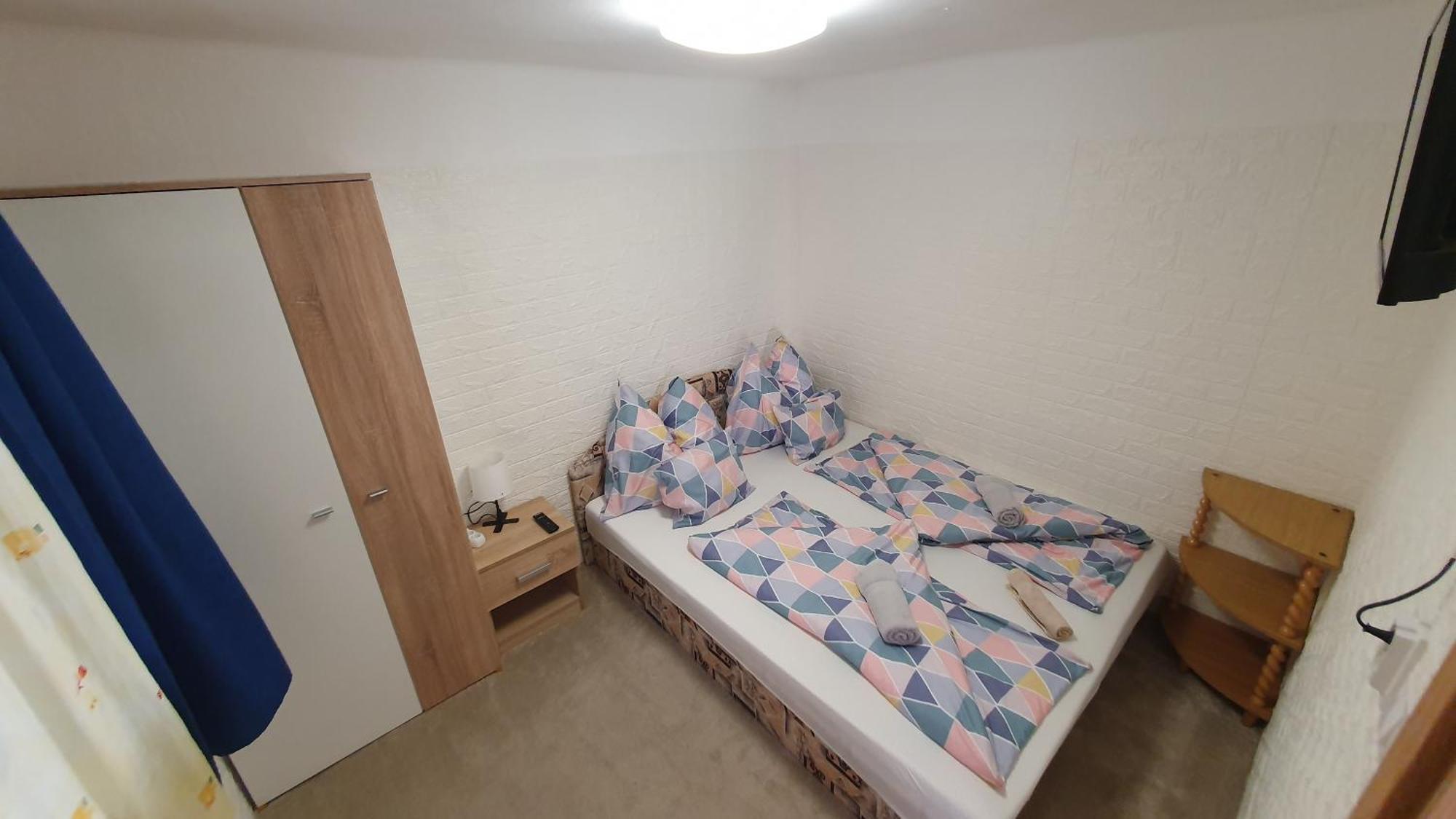 Berbe Apartman Balatonlelle Buitenkant foto