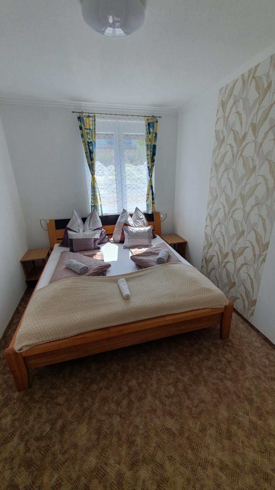 Berbe Apartman Balatonlelle Buitenkant foto