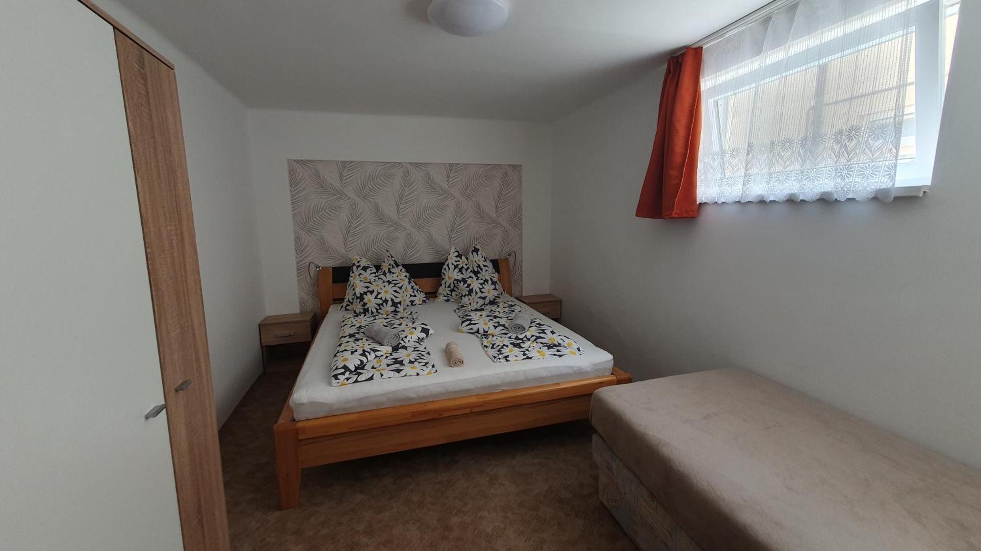 Berbe Apartman Balatonlelle Buitenkant foto